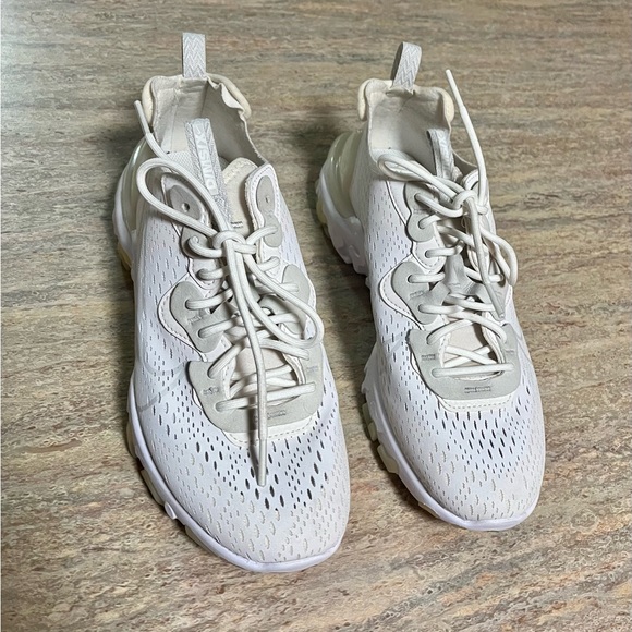 Nike React Vision CD4373-101 men’s running shoes